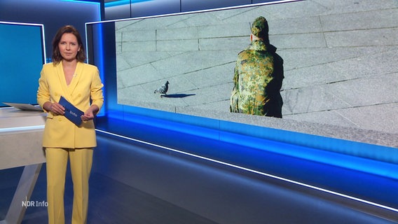 Moderatorin Romy Hiller im Studio. © Screenshot 