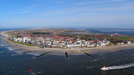 Luftaufnahme der Insel Norderney. © Fotolia Foto: Martina Topf