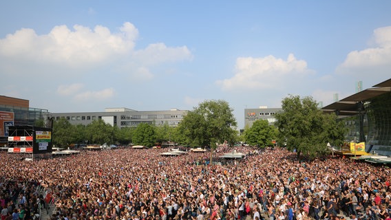 Publikum beim Plaza Festival Hannover 2016 © NDR Foto: Axel Herzig